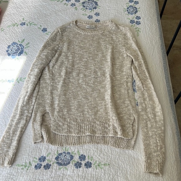 Super soft Abercrombie Sweater - Picture 1 of 3